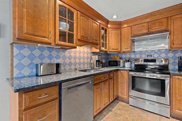 474 Twin Lakes Dr 474, Halifax, MA 02338