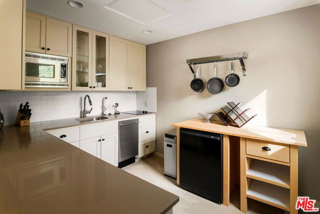 467 W Via Lola, Palm Springs, CA 92262