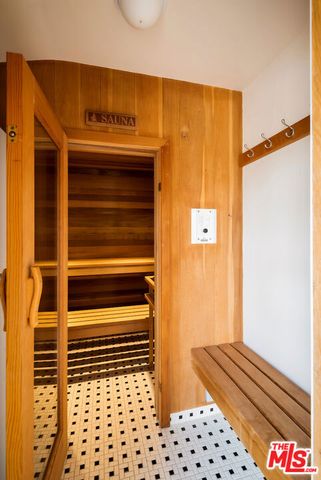 467 W Via Lola, Palm Springs, CA 92262