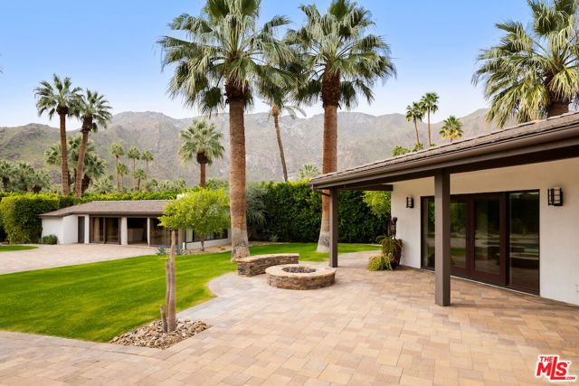 467 W Via Lola, Palm Springs, CA 92262