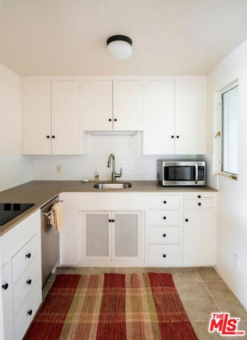 467 W Via Lola, Palm Springs, CA 92262