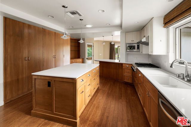 467 W Via Lola, Palm Springs, CA 92262