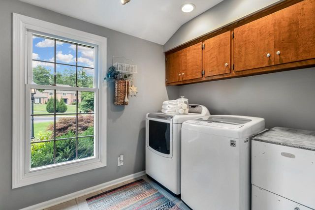 16725 Mary Cliff COURT, Brookfield, WI 53005