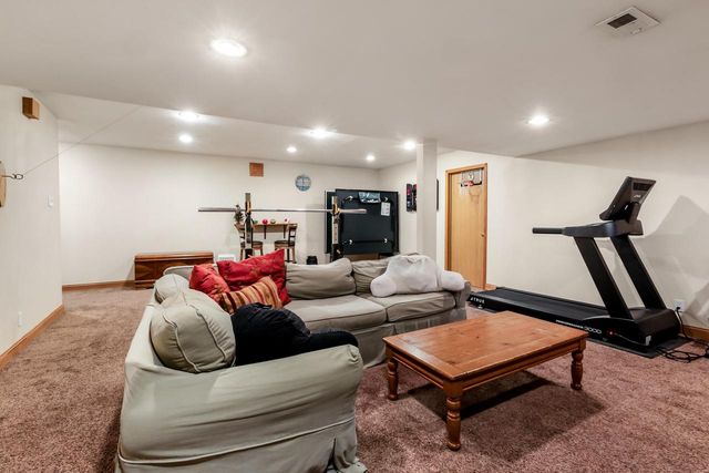 16725 Mary Cliff COURT, Brookfield, WI 53005