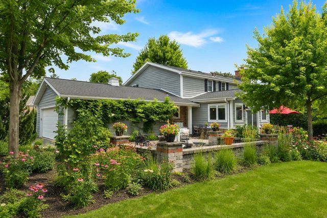 16725 Mary Cliff COURT, Brookfield, WI 53005