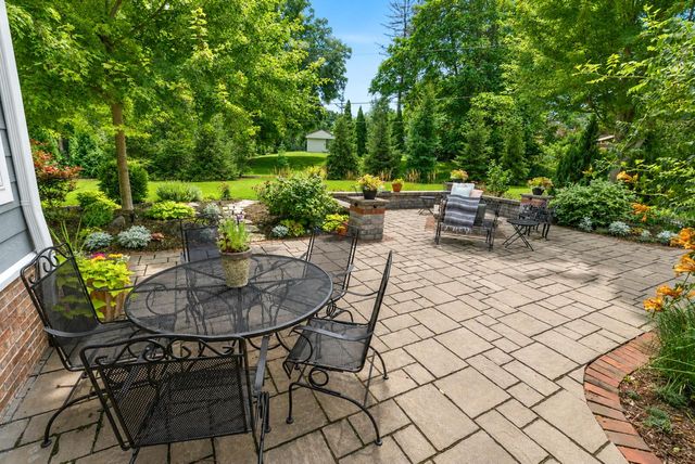 16725 Mary Cliff COURT, Brookfield, WI 53005