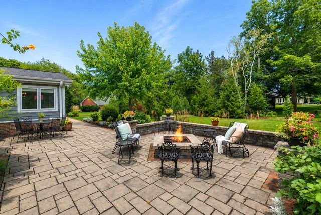 16725 Mary Cliff COURT, Brookfield, WI 53005