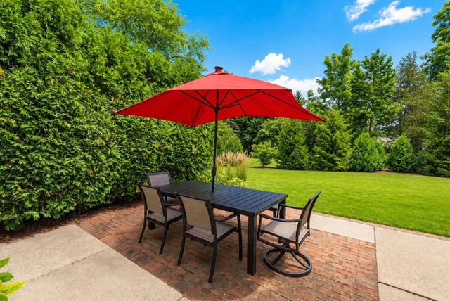16725 Mary Cliff COURT, Brookfield, WI 53005