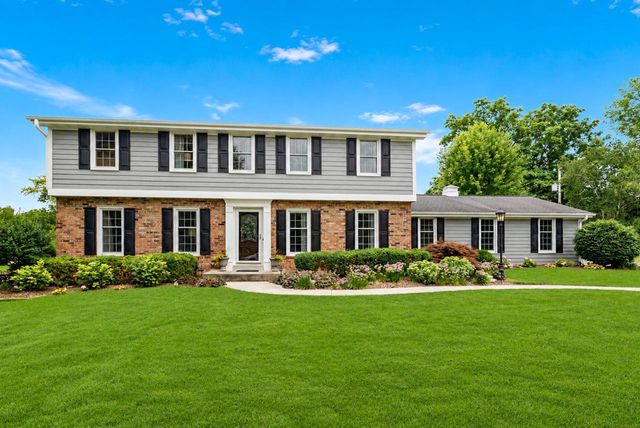 16725 Mary Cliff COURT, Brookfield, WI 53005