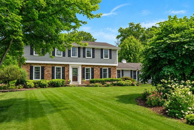 16725 Mary Cliff COURT, Brookfield, WI 53005