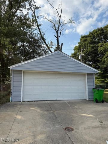 30243 Truman Ave, Wickliffe, OH 44092