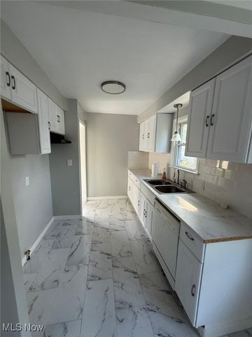 30243 Truman Ave, Wickliffe, OH 44092