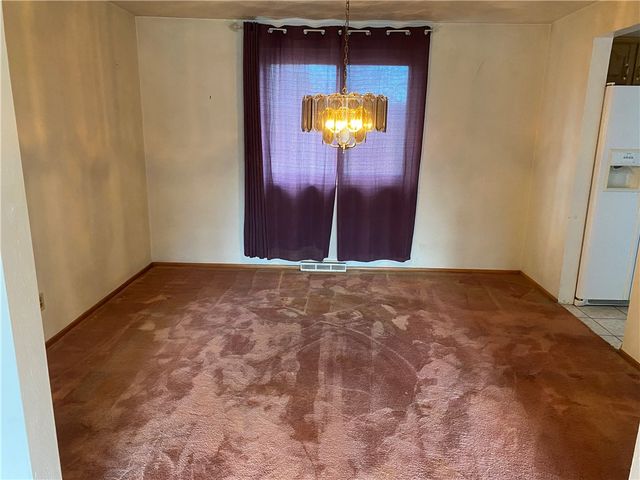 705 Redstone Dr, Shaler, PA 15101