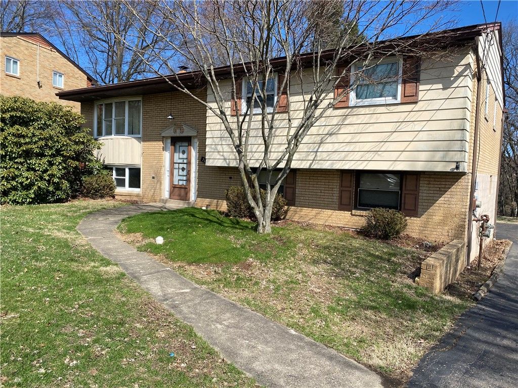 705 Redstone Dr, Shaler, PA 15101