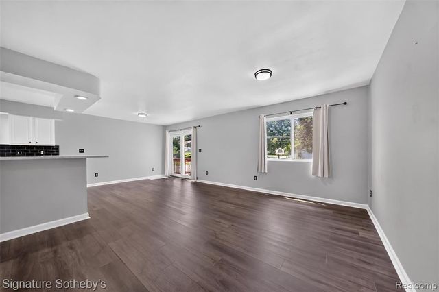 20209 Inkster Road, Livonia, MI 48152