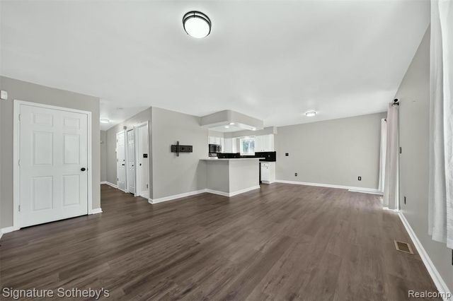 20209 Inkster Road, Livonia, MI 48152