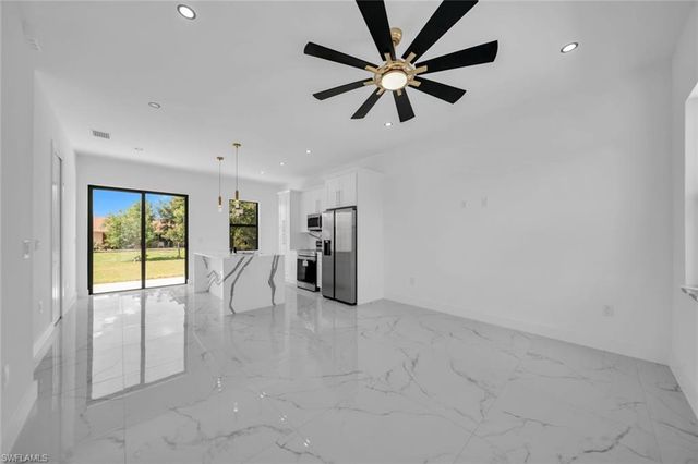 2609 21st ST SW, Lehigh Acres, FL 33976