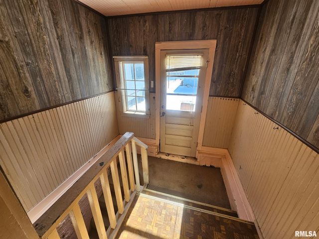 2504 W LAURA Avenue, West Peoria, IL 61604