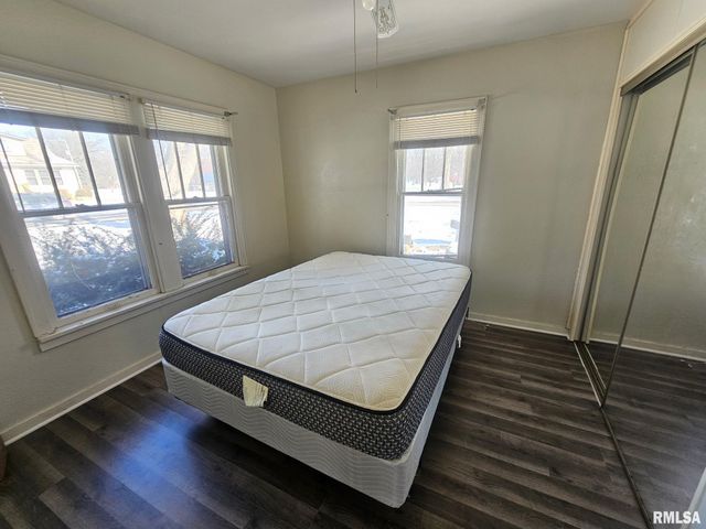 2504 W LAURA Avenue, West Peoria, IL 61604