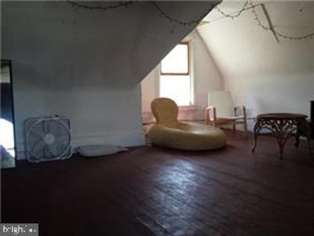2266 JENKINTOWN, Glenside, PA 19038