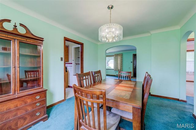 7 Santa Cruz Drive, Florissant, MO 63031