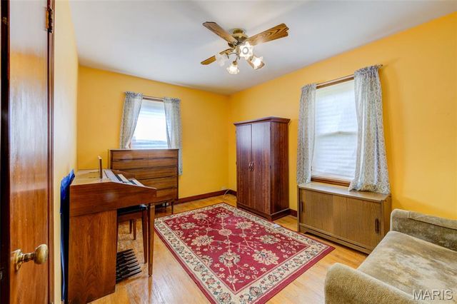 7 Santa Cruz Drive, Florissant, MO 63031
