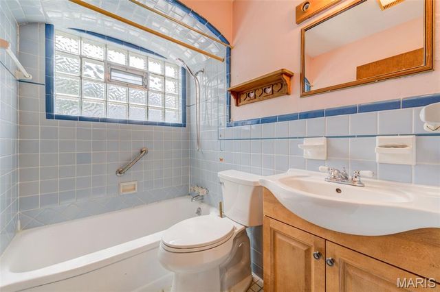 7 Santa Cruz Drive, Florissant, MO 63031