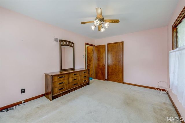 7 Santa Cruz Drive, Florissant, MO 63031