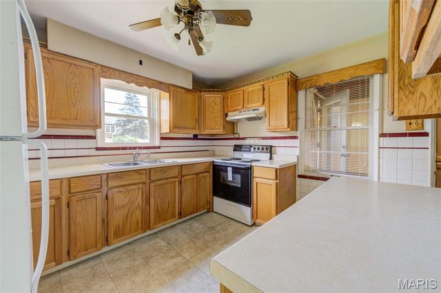 7 Santa Cruz Drive, Florissant, MO 63031