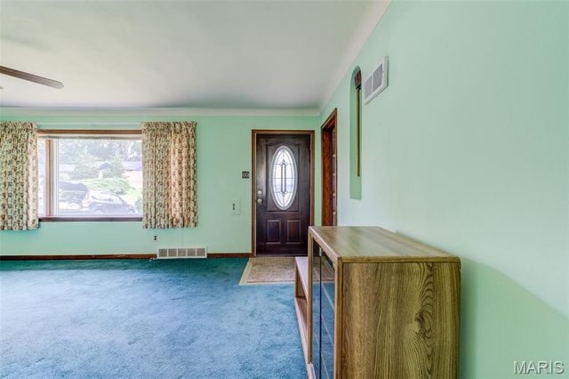 7 Santa Cruz Drive, Florissant, MO 63031