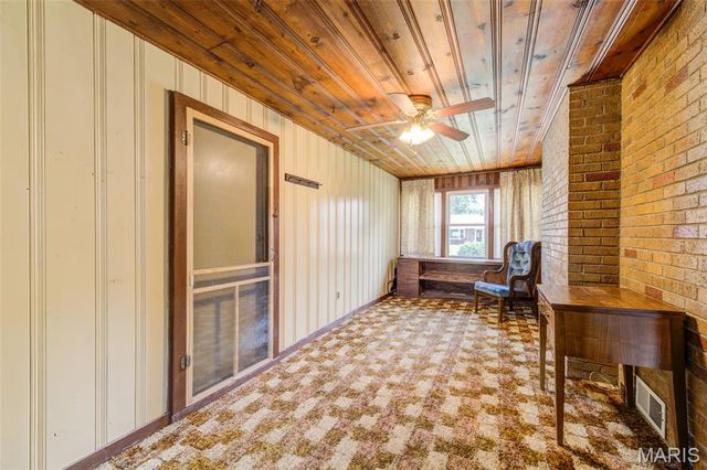 7 Santa Cruz Drive, Florissant, MO 63031