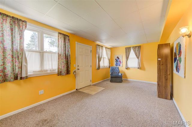 7 Santa Cruz Drive, Florissant, MO 63031