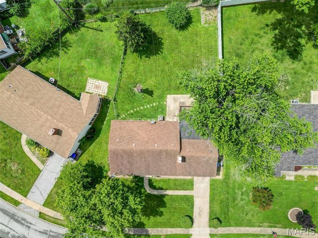 7 Santa Cruz Drive, Florissant, MO 63031