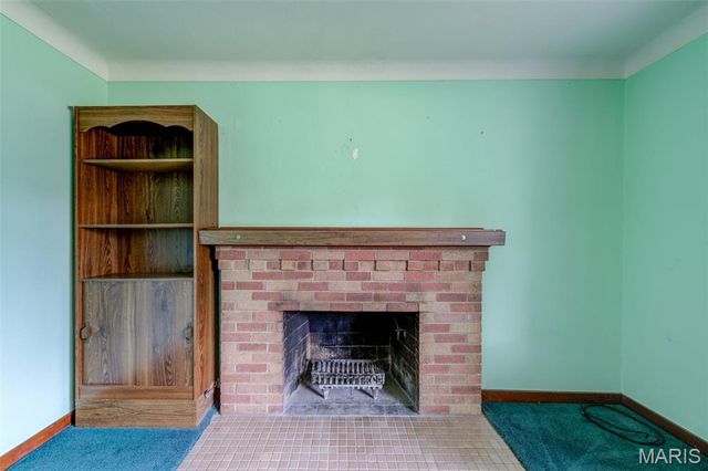 7 Santa Cruz Drive, Florissant, MO 63031