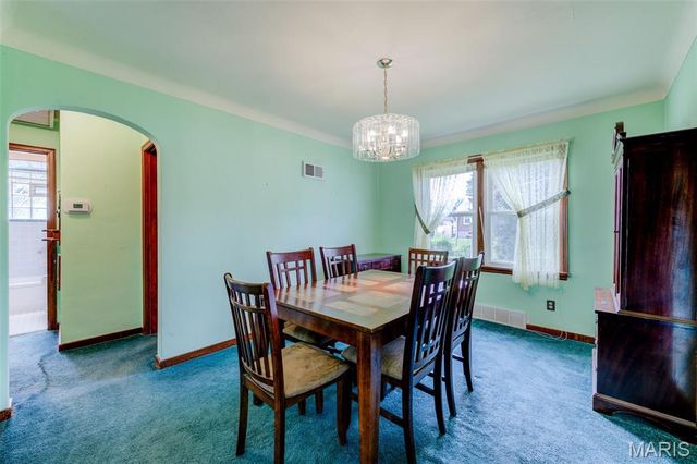 7 Santa Cruz Drive, Florissant, MO 63031