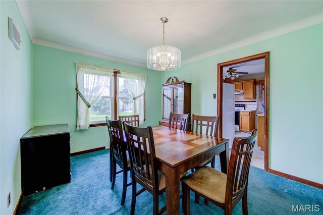 7 Santa Cruz Drive, Florissant, MO 63031