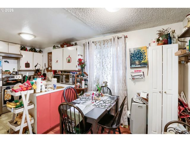 11842 Sw IRON HORSE Ln, Beaverton, OR 97008