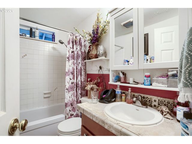 11842 Sw IRON HORSE Ln, Beaverton, OR 97008