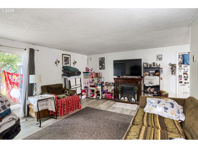 11842 Sw IRON HORSE Ln, Beaverton, OR 97008