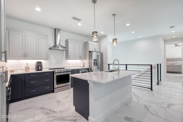 206 N Halifax Avenue, Daytona Beach, FL 32118