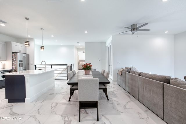 206 N Halifax Avenue, Daytona Beach, FL 32118