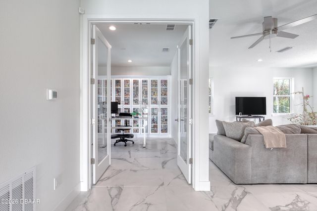 206 N Halifax Avenue, Daytona Beach, FL 32118