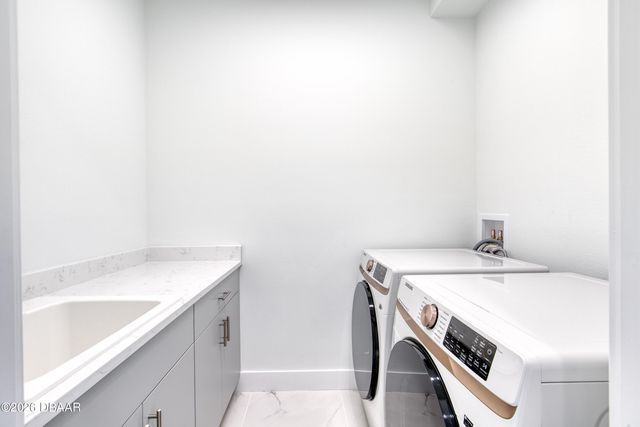 206 N Halifax Avenue, Daytona Beach, FL 32118