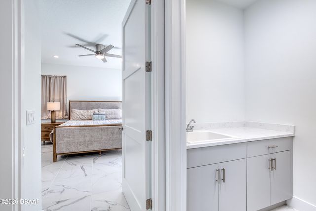 206 N Halifax Avenue, Daytona Beach, FL 32118