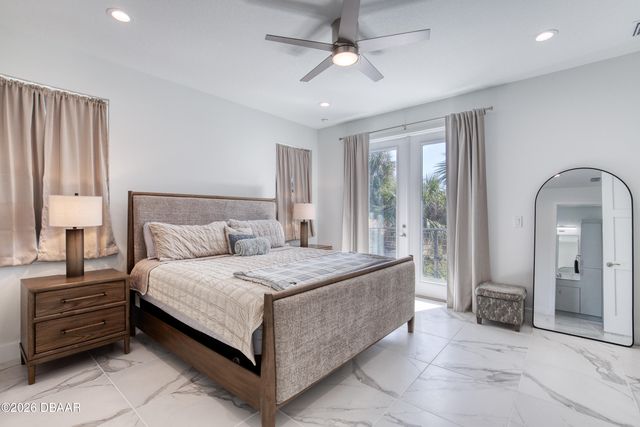 206 N Halifax Avenue, Daytona Beach, FL 32118