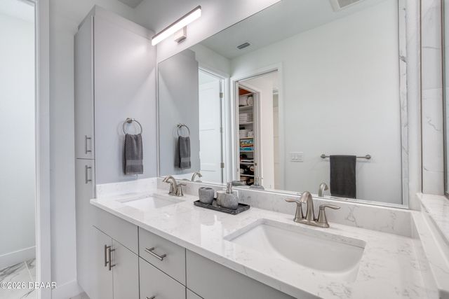 206 N Halifax Avenue, Daytona Beach, FL 32118