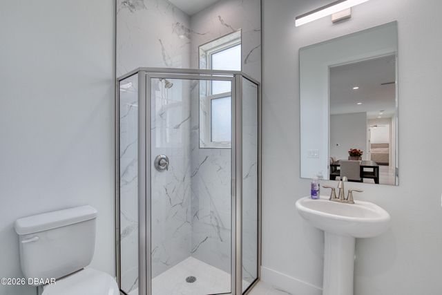 206 N Halifax Avenue, Daytona Beach, FL 32118