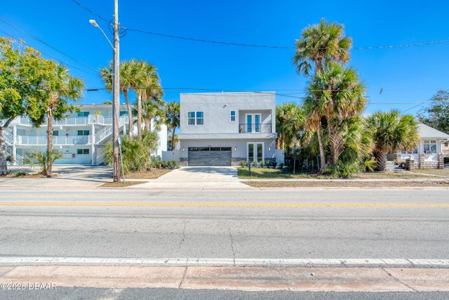 206 N Halifax Avenue, Daytona Beach, FL 32118