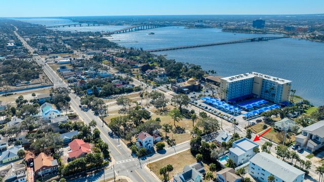 206 N Halifax Avenue, Daytona Beach, FL 32118