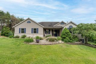 2124 Hilltop View Drive, Dorr, MI 49323